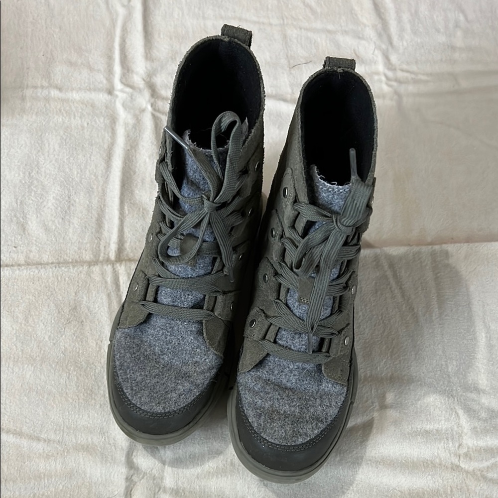 Women’s sorel boots - excellent condition